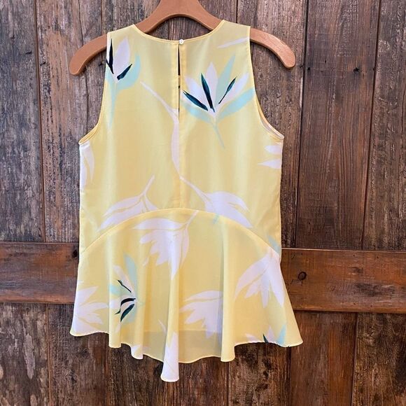 Ann Taylor SP Yellow Sleeveless Floral Lightweight Summer Peplum Hem Top - Picture 3 of 10